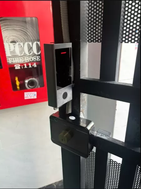 Khóa vân tay cửa sắt