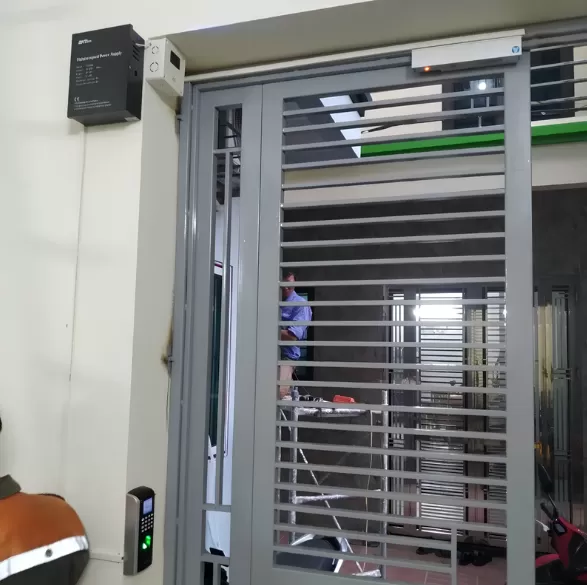 Lắp khóa vân tay cửa sắt tại phường Giảng Võ mất bao lâu?