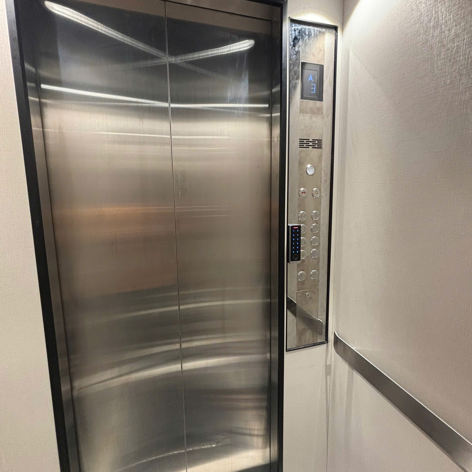 Khóa thang máy thông minh HF7 WiFi vân tay, Thẻ từ