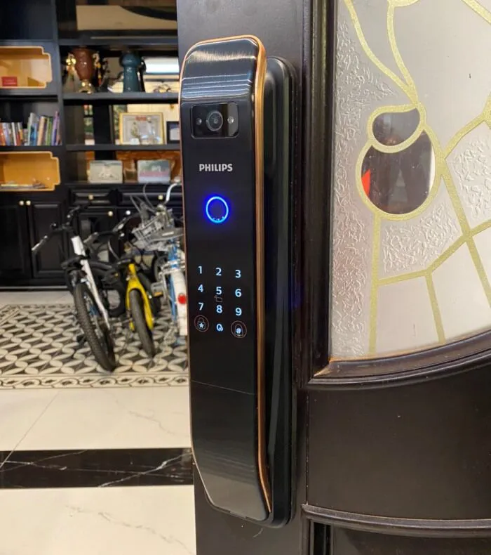 Ảnh thực tế lên cửa Khóa vân tay Philips DDL303-VP