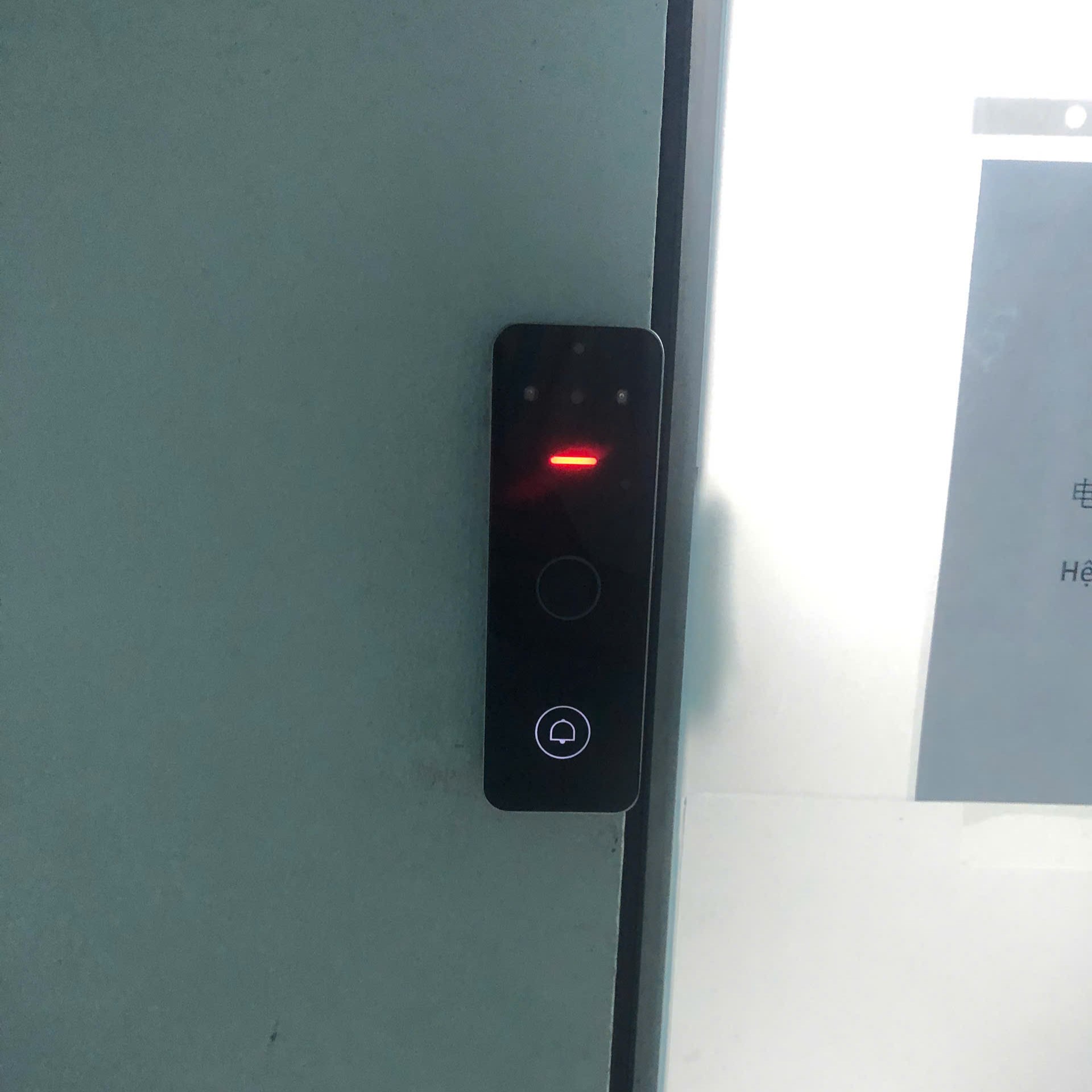 Khóa vân tay cửa kính có camera đàm thoại VS018-V4F