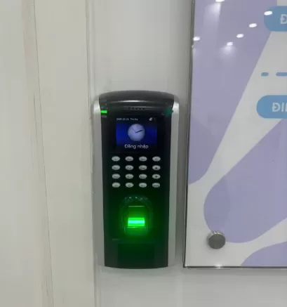 Máy Chấm Công Và Kiểm Soát Ra Vào ZKTeco SF200
