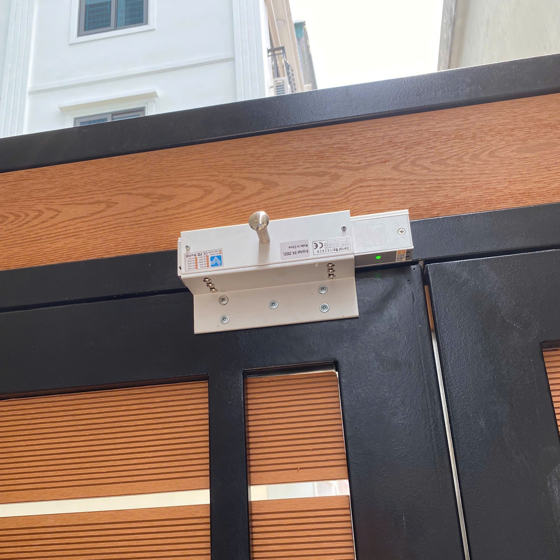 Khóa vân tay cửa sắt VS019H2-lưu điện