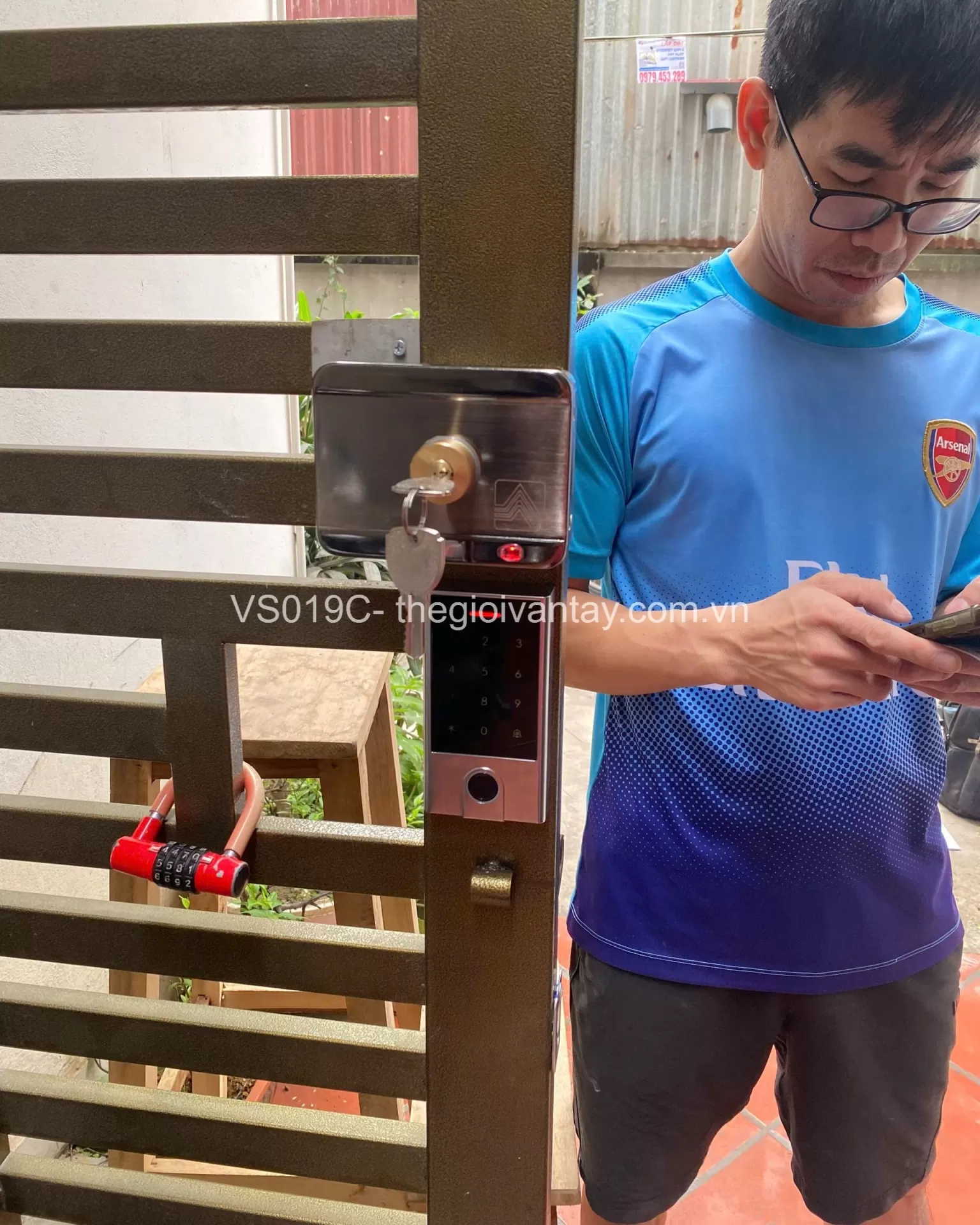 Khóa vân tay cửa sắt VS019C- Tuya HF1- khóa cơ điện